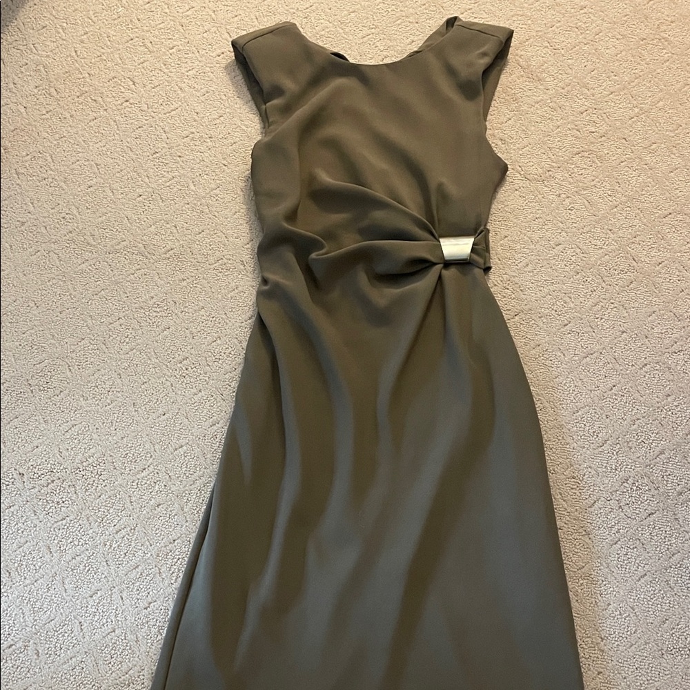 Zara Olive Green
Maxi side zipper Dress with  gold Bow Accent
